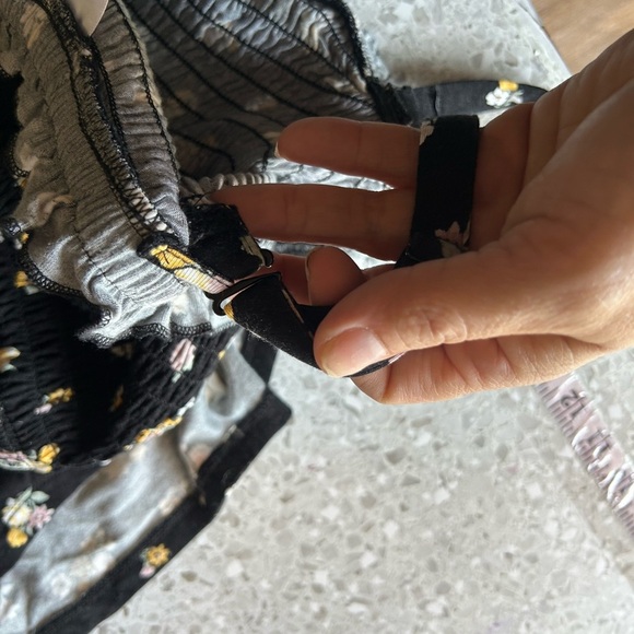 Torrid Size 1 SUPER SOFT BLACK FLORAL SMOCKED
CULOTTE JUMPSUIT ROMPER - Picture 9 of 13